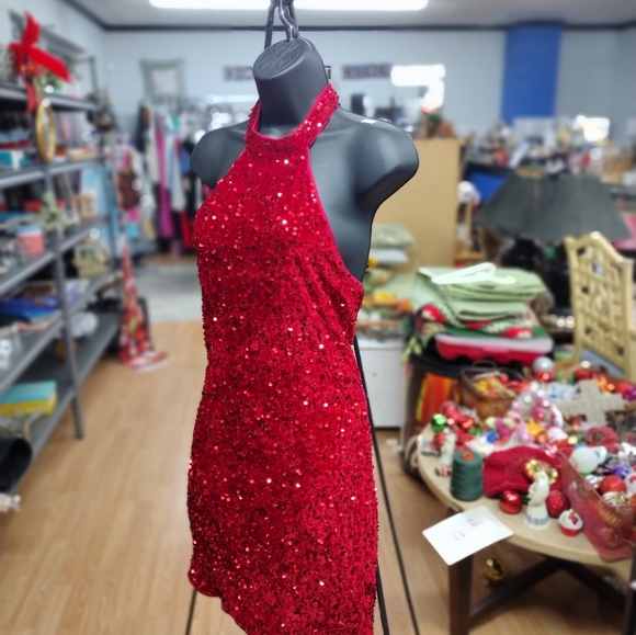 Red Sequin dress - Picture 6 of 7